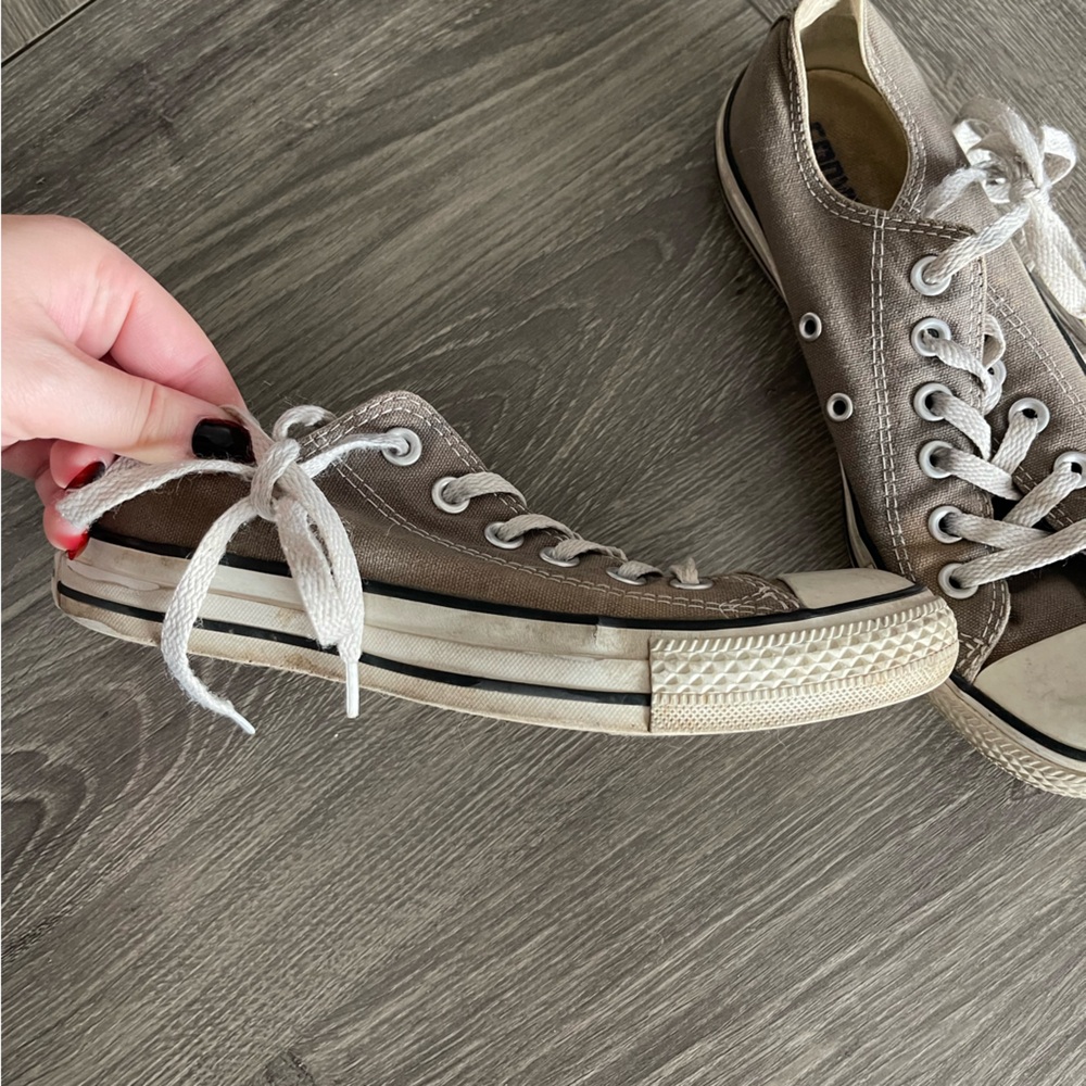 Tan & White Chucks- M5, W7 - Picture 2 of 6